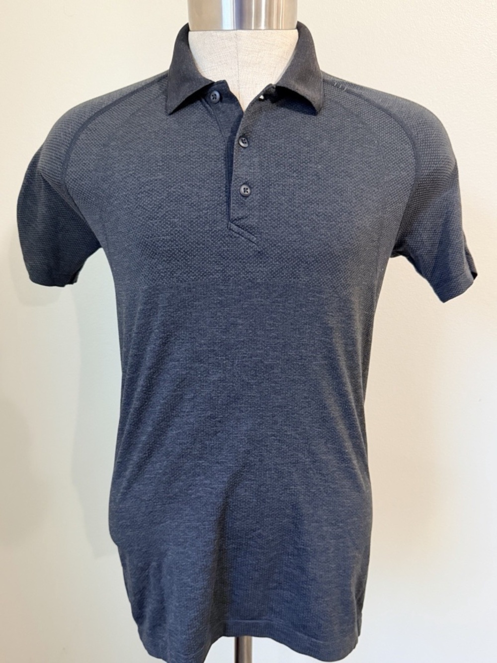 Lululemon Shirt Men's Small Polo Metal Vent Short Sleeve Performance
